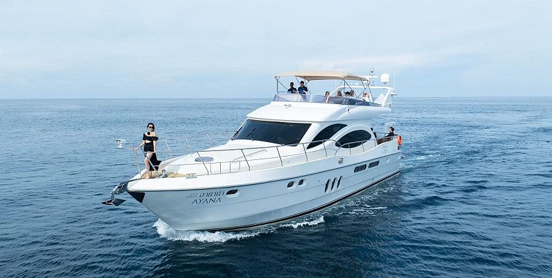 Premium Flybridge Motor Yachts to Rent in Phuket, Thailand