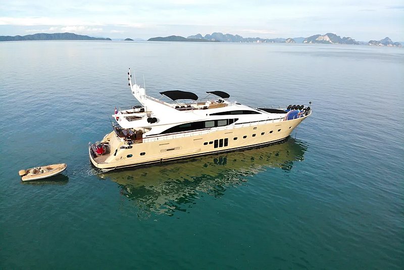 Luxury Superyacht Rental in Phuket, Thailand: 4 Crewed Full-Day Picks Luxury Superyacht Rental in Phuket, Thailand: 4 Crewed Full-Day Picks