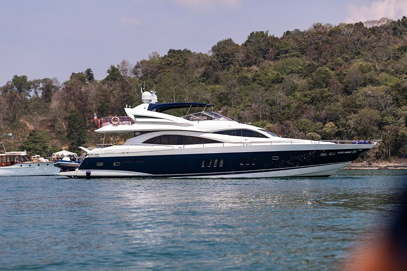 Major Affair Sunseeker 90 luxury yacht with water toys in Phuket, Thailand