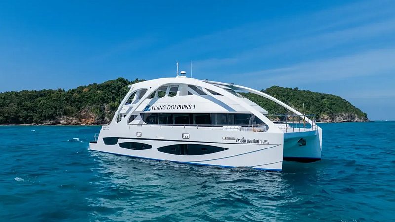 Event Vessel 72ft power catamaran with jacuzzi for luxury group events in Phuket