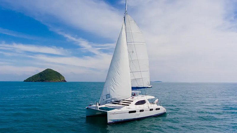 MYRA Leopard 47 catamaran refitted in 2021 for up to 30 guests in Thailand